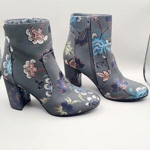 Comfort Est. 1946 Gray Colorful Flower Ankle Boots, Size 10M